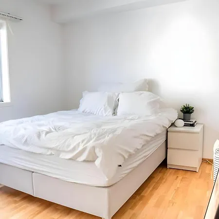 Spacious Waterfront Apartmnet * Μπέργκεν