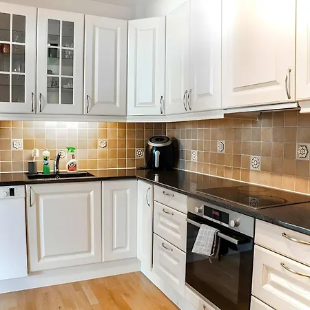 Διαμέρισμα Spacious Waterfront Apartmnet