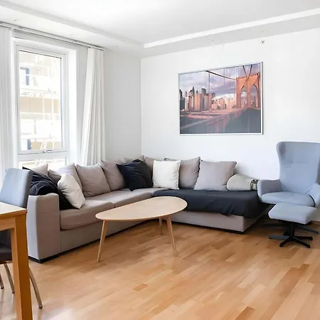 Spacious Waterfront Apartmnet דירה